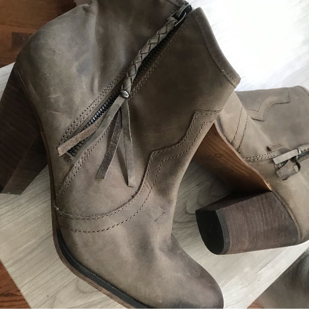 Aldo Grey Leather Fastrost Ankle Boots 7.5